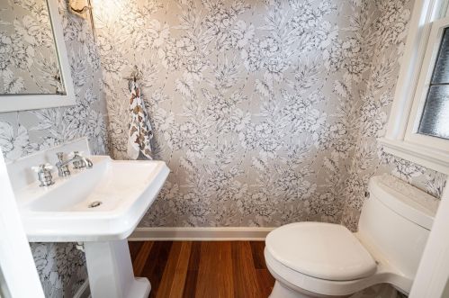 7425 Grand Pkwy, Milwaukee WI 53213-3566 exterior