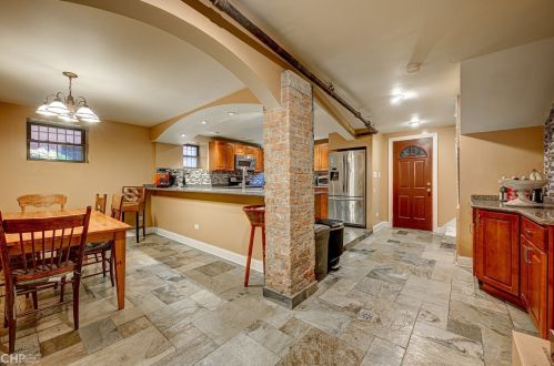 4942 Ellis Ave, Chicago IL 60615-5076 exterior