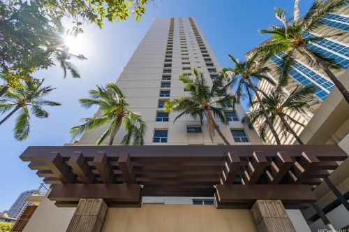 469 Ena Rd, Honolulu HI  96815-1749 exterior