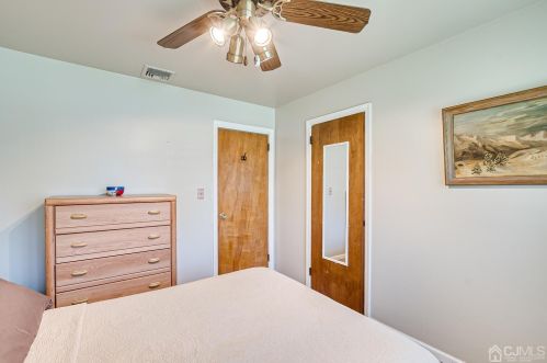 149 Vineyard Rd, Edison NJ 08817-4784 exterior