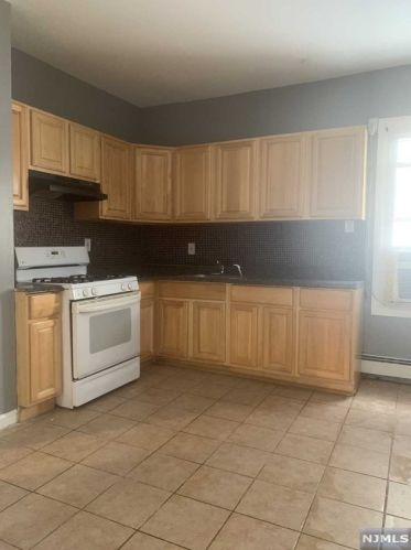 78 4th St, Paterson NJ  07522-1358 exterior