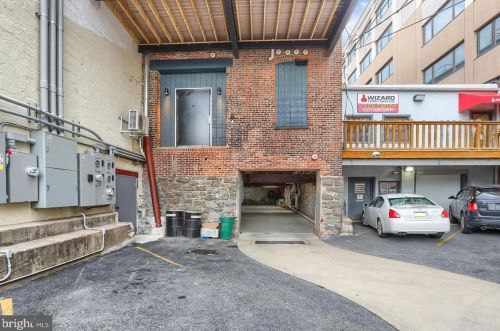 220 Prince St, Lancaster PA 17603-5878 exterior