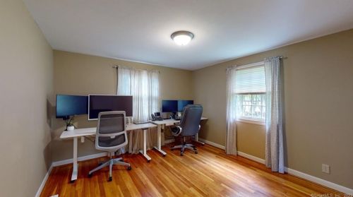 57 Knollwood Rd, Farmington CT 06032-1013 exterior