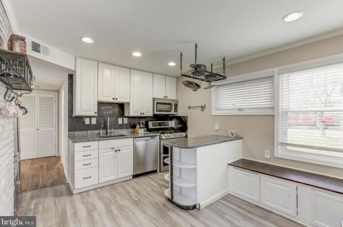 13203 Midway Ave, Rockville MD 20851-1812 exterior