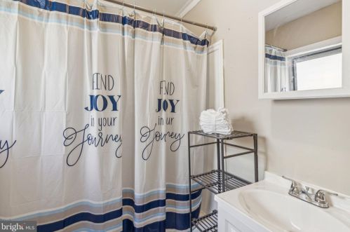 2203 Ellsworth St, Philadelphia PA 19146-2812 exterior