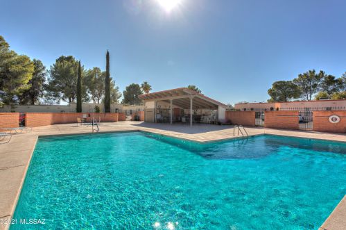 1022 Calle De Ln Temporada, Green Valley AZ 85614-1964 exterior