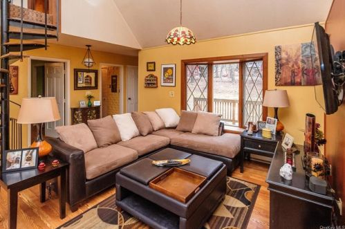 310 Comfort Trl, Montgomery NY 12549-1977 exterior