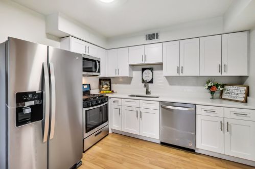 6878 Lehigh Ave, Chicago IL  60646-1406 exterior