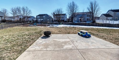 3710 Saratoga Dr, Joliet IL 60435-1563 exterior