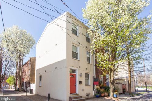 230 Ellsworth St, Philadelphia PA 19146-3012 exterior