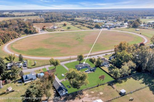 7 Applegate Ln, Plumsted Township NJ 08533-1303 exterior