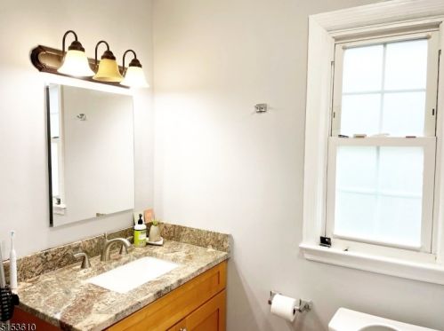 17 Dartmouth Ave, Bridgewater NJ  08807-3425 exterior