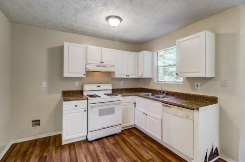 5370 Frst Downs Cir, Atlanta GA 30349-2485 exterior