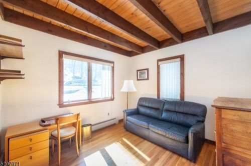 438 Shore Trl, Sparta NJ  07871-1427 exterior