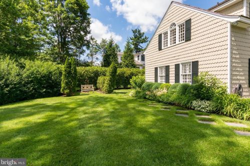 38 Pardoe Rd, Princeton NJ 08540-2617 exterior