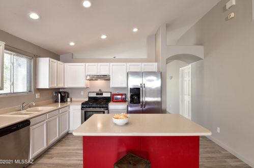 2245 Rio Vistoso Ln, Tucson AZ 85755-1911 exterior