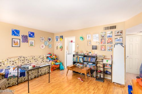 6107 12 Pl, Phoenix AZ 85014-6707 exterior