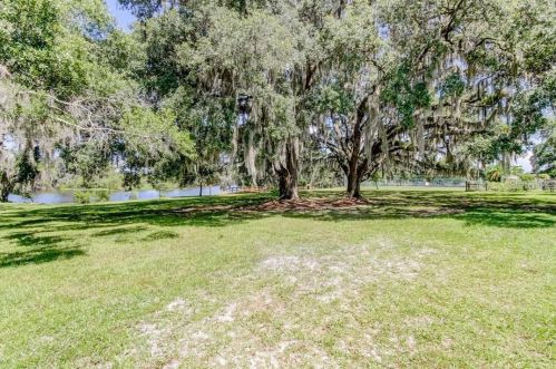 527 Broxburn Ave, Tampa FL  33617-7823 exterior