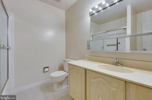 11352 Empire Ln, Rockville MD 20852-2870 exterior