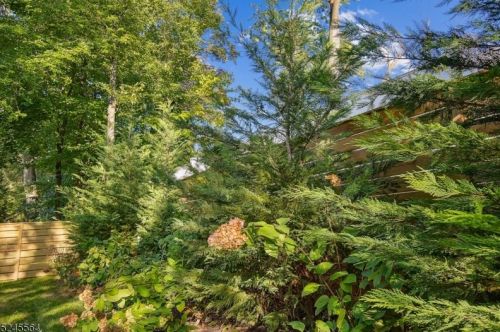 4 Northview Ter, Maplewood NJ  07040-3606 exterior