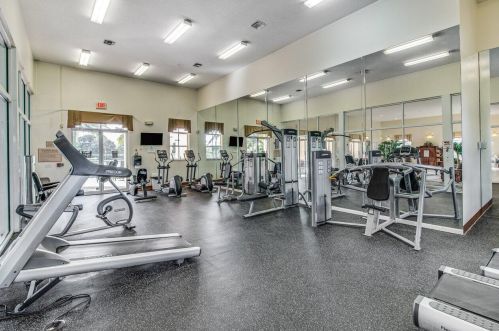 9137 Cove Point Cir, Boynton Beach FL 33472-2763 exterior