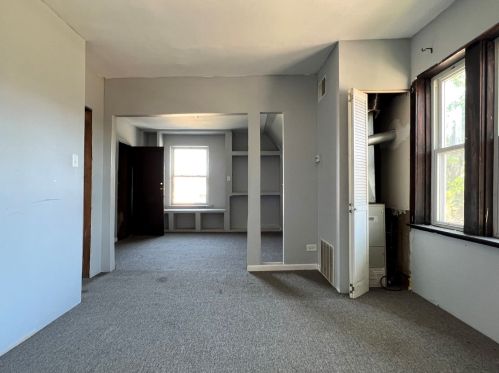 1059 Keystone Ave, Chicago IL 60639-3723 exterior