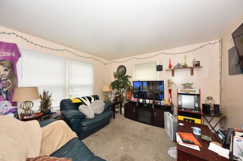 5832 93rd St, Milwaukee, WI 53225-2713