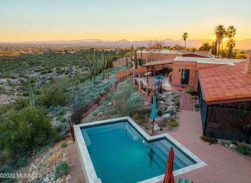 6822 Table Mtn Rd, Tucson AZ 85718-1328 exterior