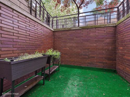 1074 Marshfield Ave, Chicago IL  60622-3837 exterior