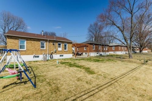 7148 Sharp Ave, Saint Louis MO 63116-3040 exterior