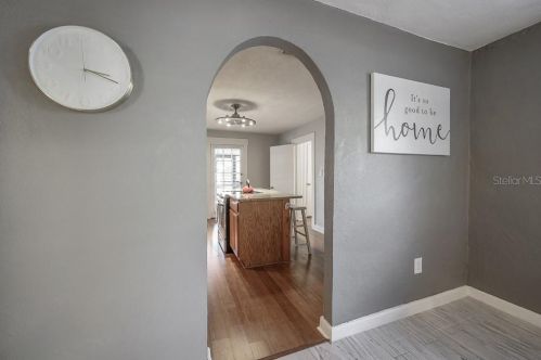 6718 11 St, Tampa FL 33604-3215 exterior