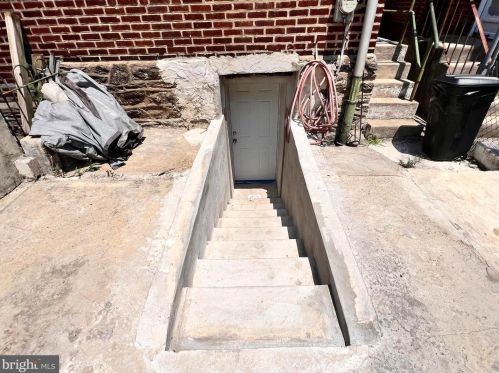 230 Comly St, Philadelphia PA 19120-1124 exterior