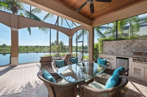 8528 Bellagio Dr, Naples FL 34114-6434 exterior