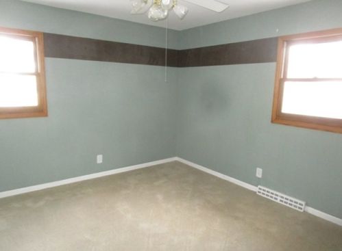 817 Gerry St, Bull Valley IL 60098-3606 exterior