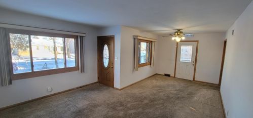 3845 77th St, Milwaukee, WI 53220-1601