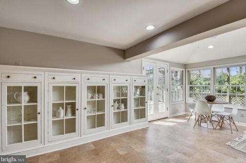 4206 Mt Vernon Memorial Hwy, Alexandria VA 22309-2809 exterior