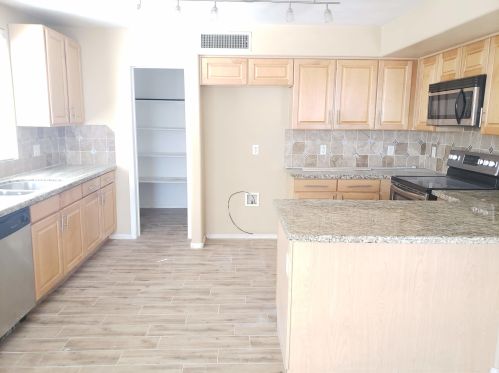 21804 40th Way, Phoenix AZ  85050-7231 exterior