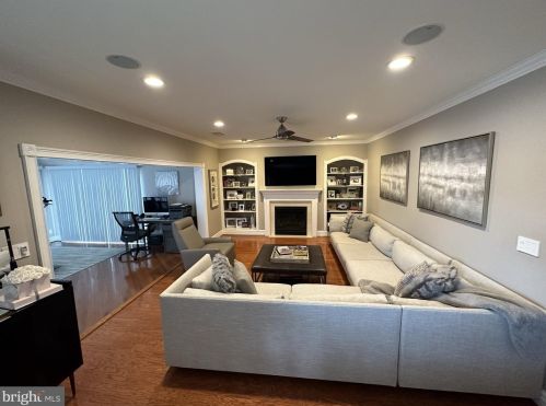 2269 Pne Rd, Huntingdon Valley PA 19006-4028 exterior