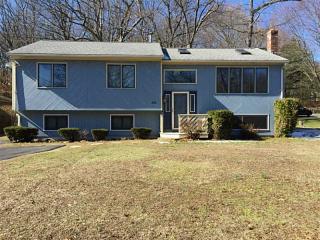 200 Kimberly Ln, Cranston, RI 02921-2624