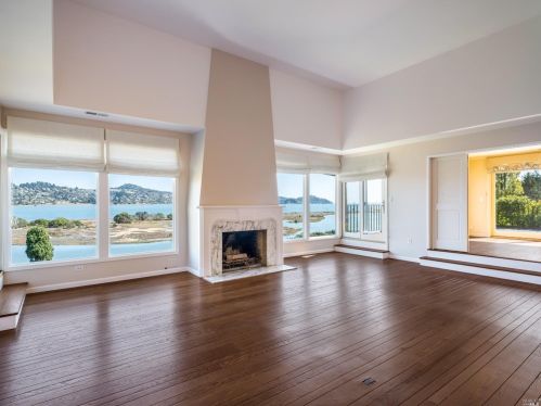 325 Strawberry Dr, Mill Valley CA 94941-2508 exterior