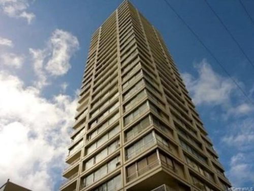 2421 Tusitala St, Honolulu HI  96815-3151 exterior