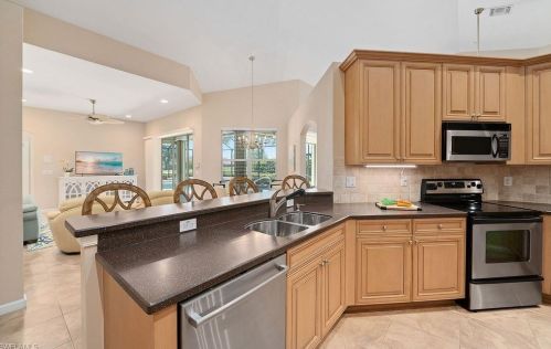 9002 Mustang Is Cir, Naples FL 34113-1644 exterior