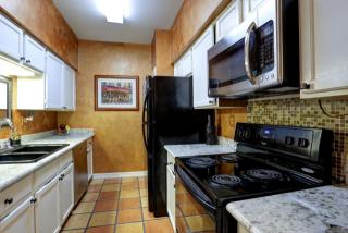 500 Wilcrest Dr, Houston TX  77042-1075 exterior