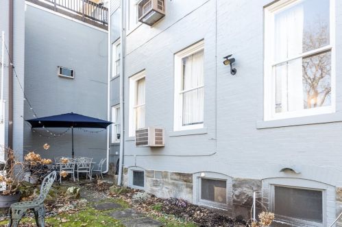 225 Swissvale Ave, Pittsburgh PA  15218-1632 exterior