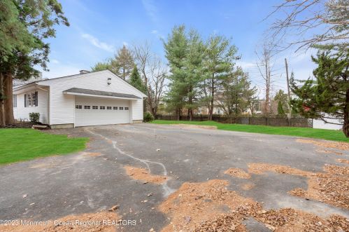 176 Bartley Rd, Jackson Twp NJ  08527-1240 exterior