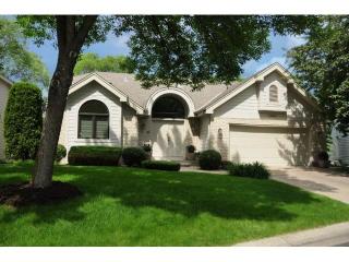 11914 Saint Albans Hollow Dr, Hopkins, MN 55305-3983