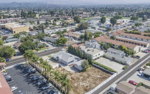 1042 San Juan St, Tustin CA 92780-4627 exterior