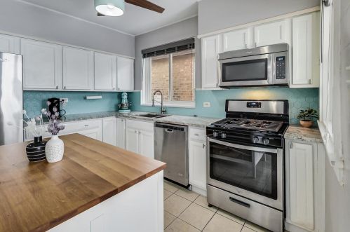 5327 Oakdale Ave, Chicago IL 60657-8139 exterior