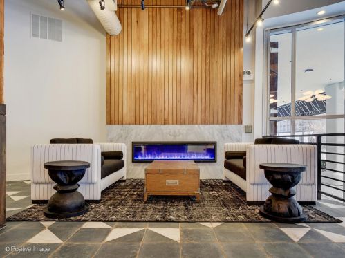 360 Illinois St, Chicago IL  60654-3658 exterior