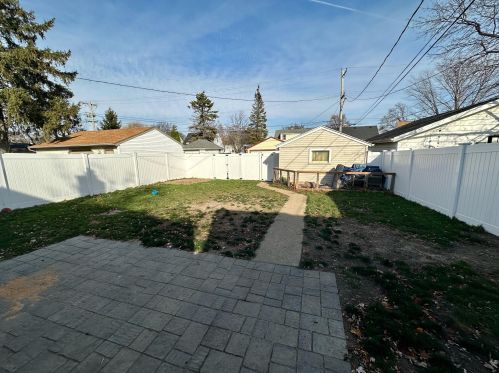 9312 Metcalf Pl, Milwaukee WI  53222-2649 exterior